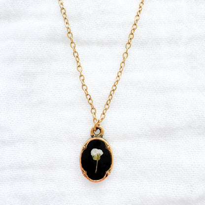 Victoria Mini Ornate Pressed Flower Necklace | Gold