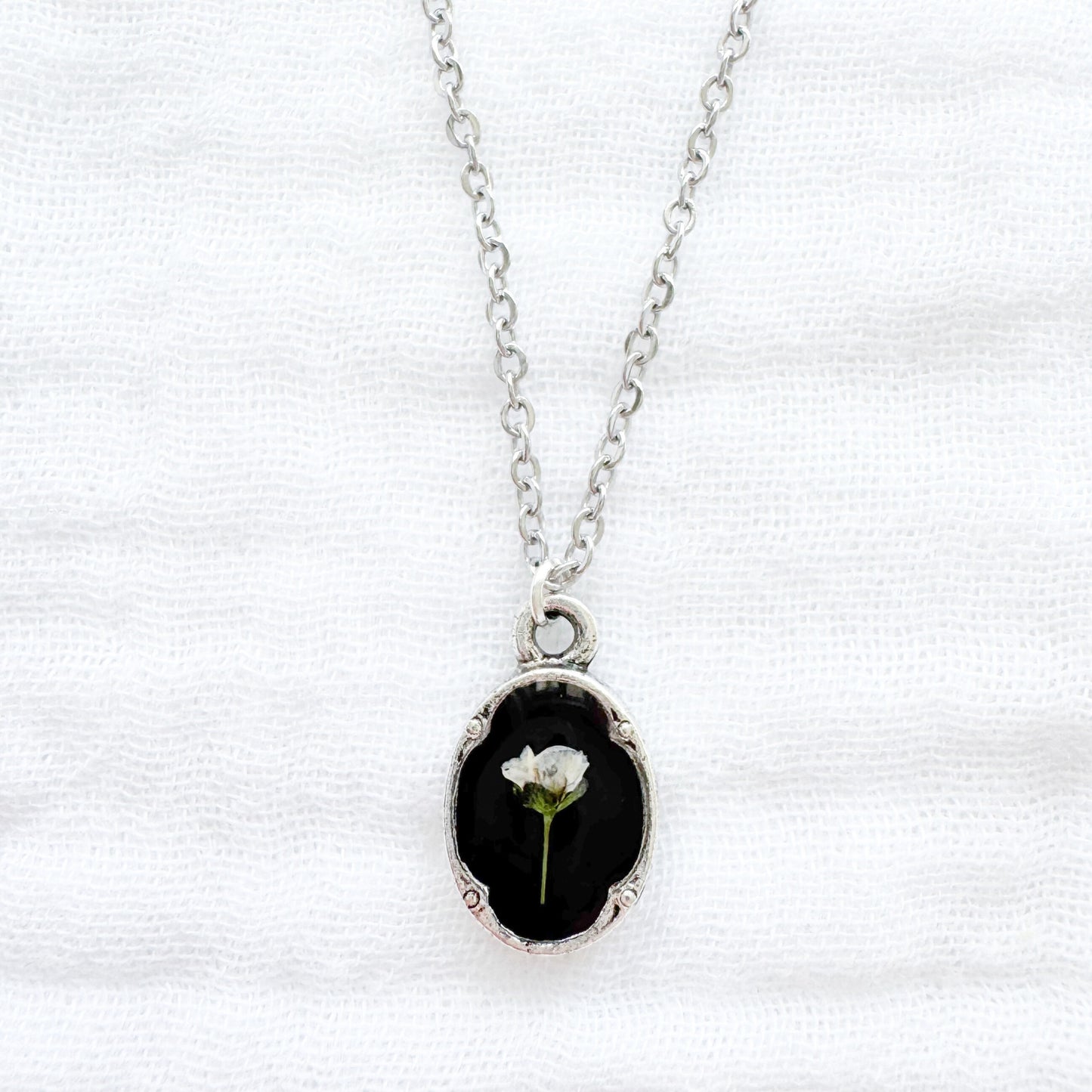 Victoria Mini Ornate Pressed Flower Necklace | Silver