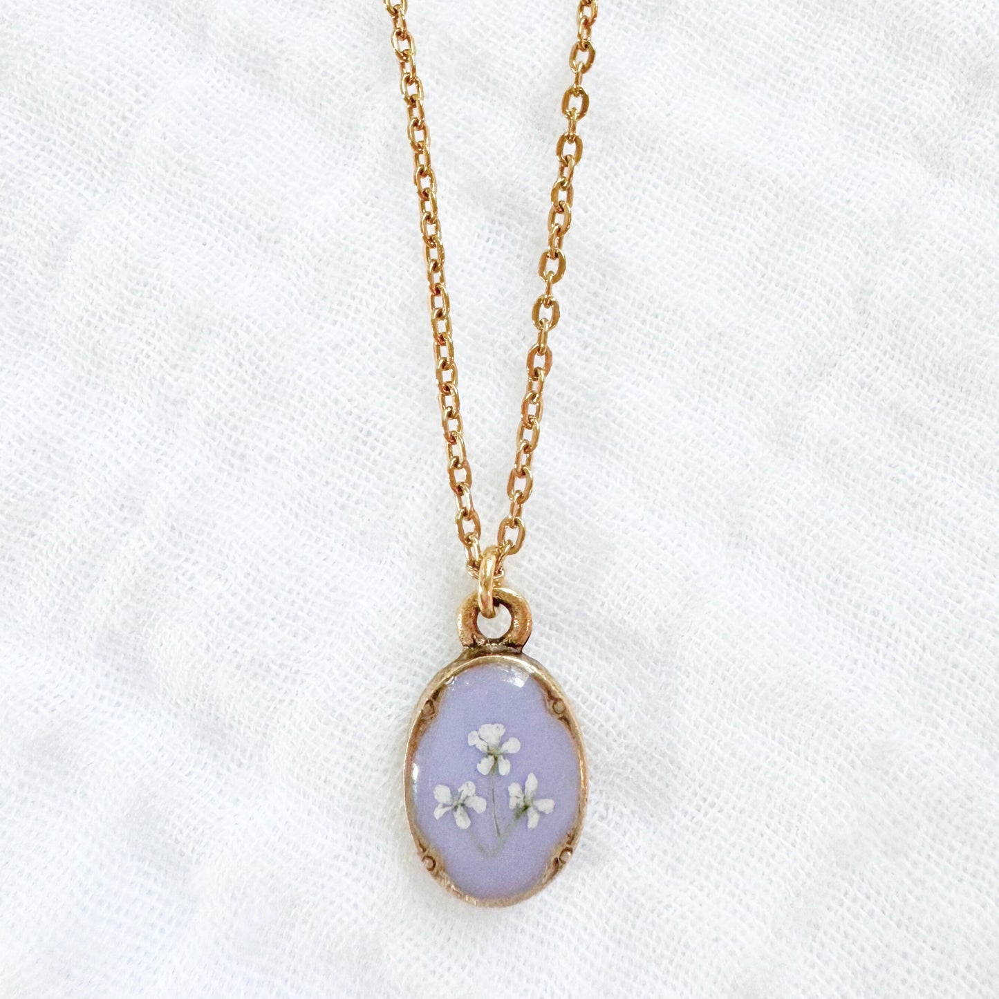 Violet Mini Ornate Pressed Flower Necklace | Gold