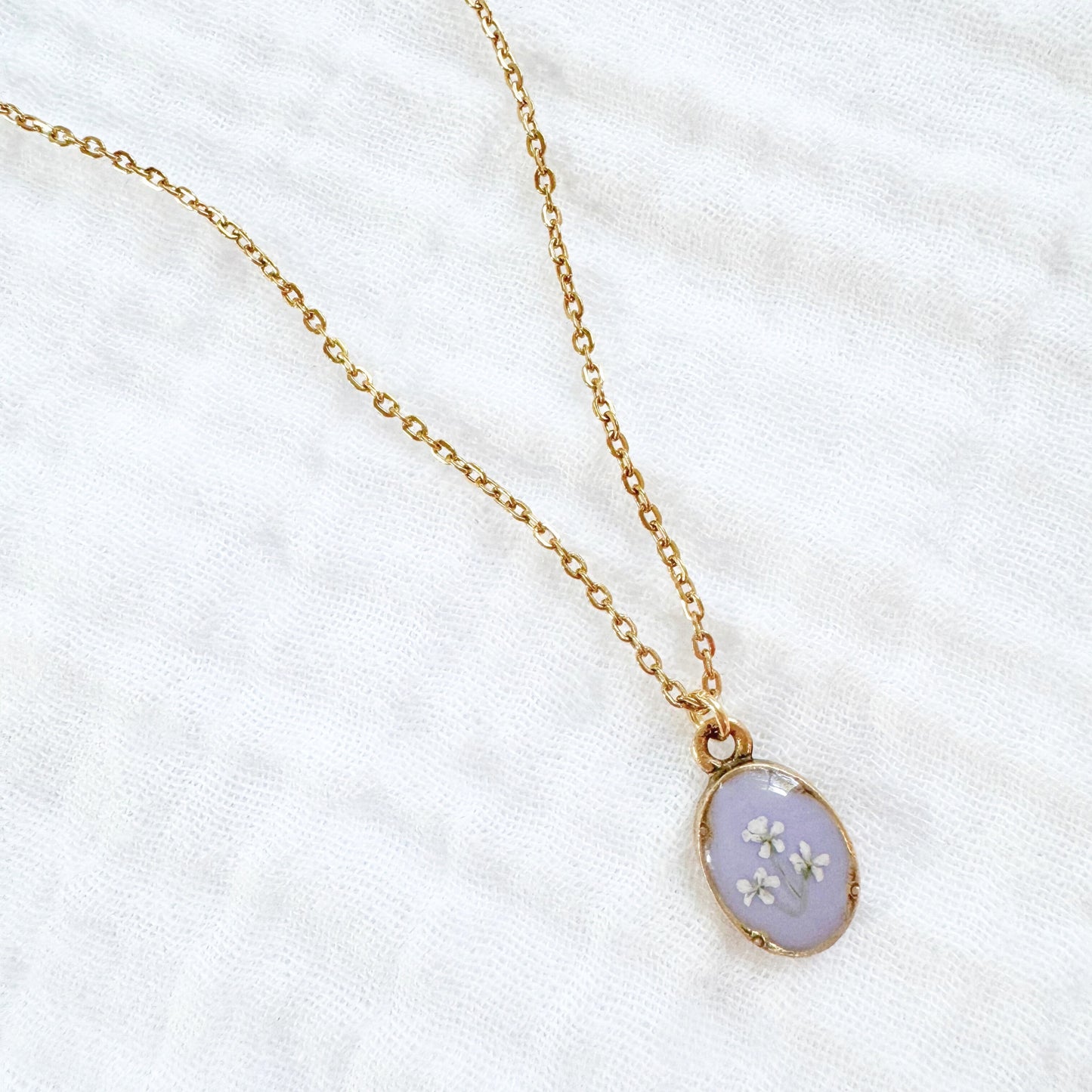 Violet Mini Ornate Pressed Flower Necklace | Gold