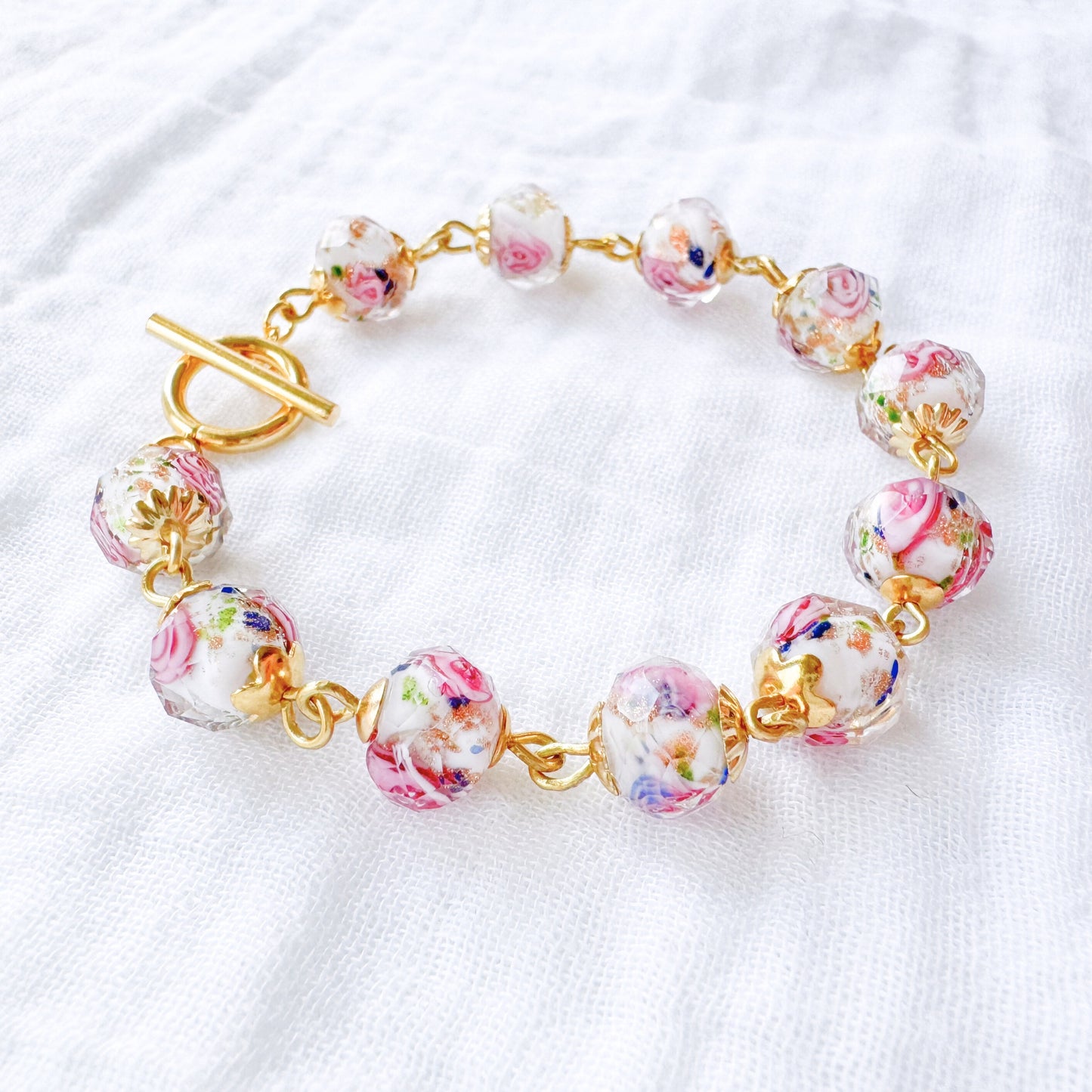 Gilded White Floral Lampwork Bracelet | Gold