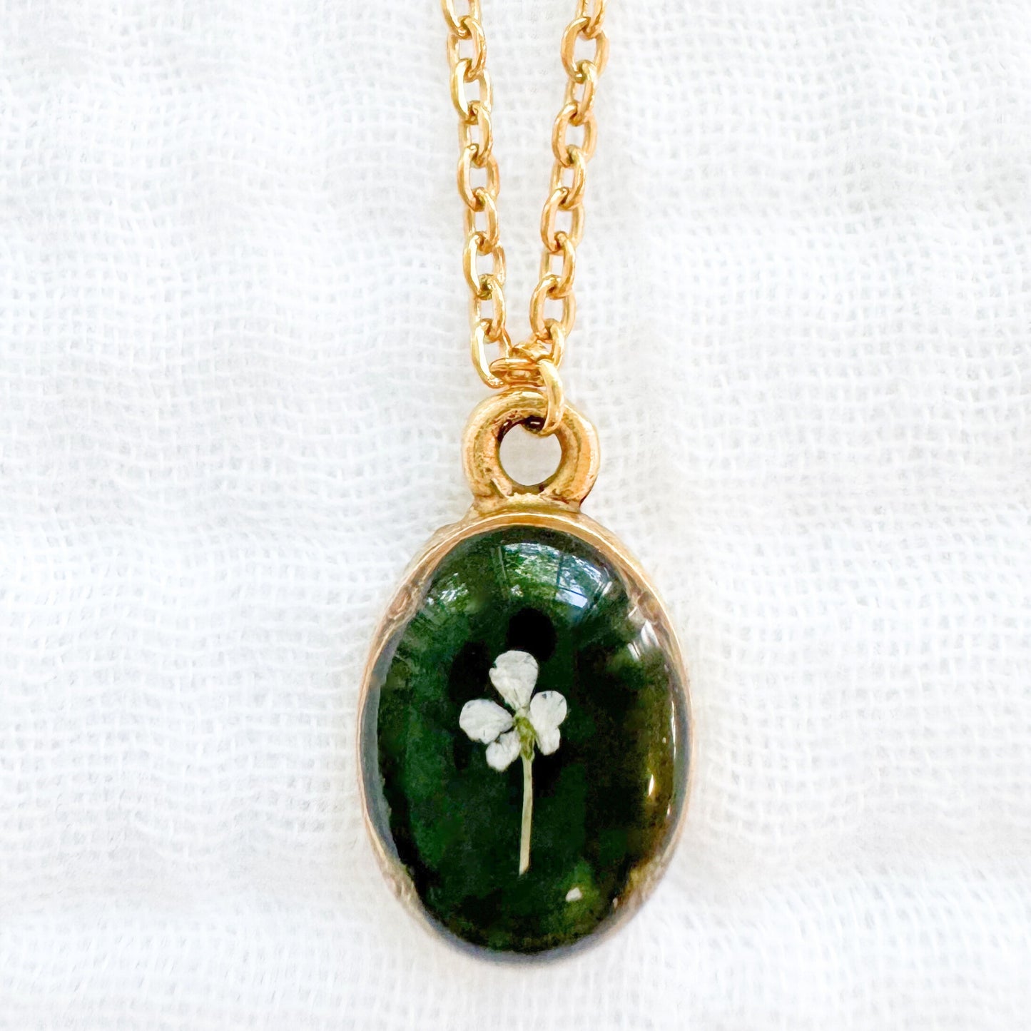 Elphie Mini Ornate Pressed Flower Necklace | Gold