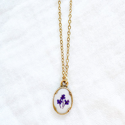 Lavina Mini Ornate Pressed Flower Necklace | Gold